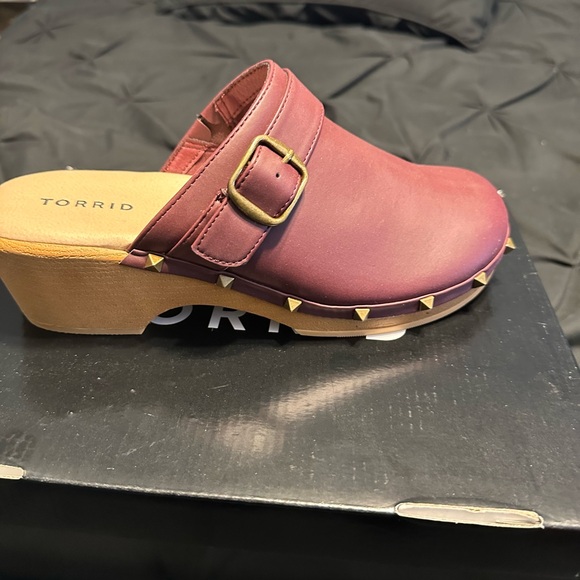 torrid Red and Brown Clogs - Picture 1 of 4